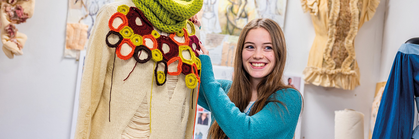 Course Banner - Art & Design 2